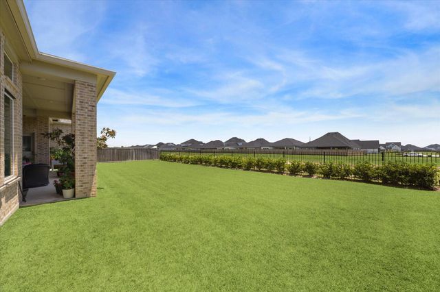 2547 Sandy Lake Drive, Friendswood, TX 77546