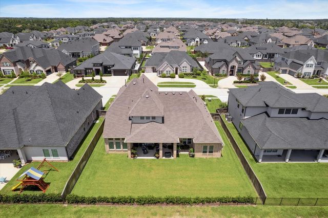 2547 Sandy Lake Drive, Friendswood, TX 77546
