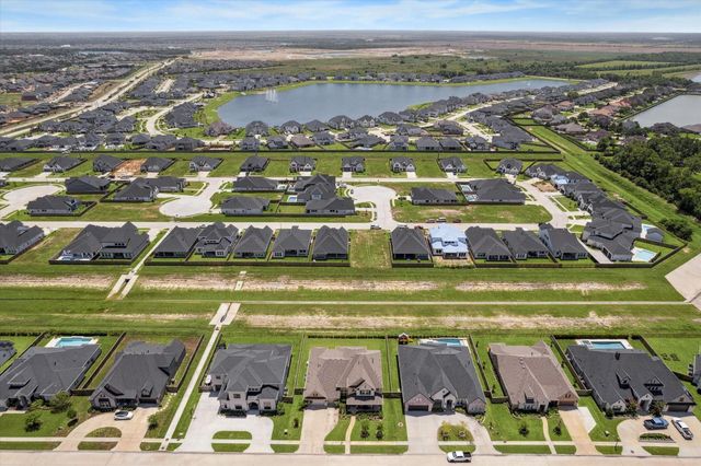 2547 Sandy Lake Drive, Friendswood, TX 77546