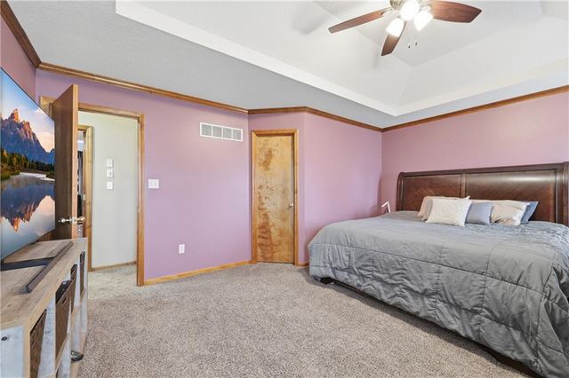 1810 NW Bradford Court, Grain Valley, MO 64029