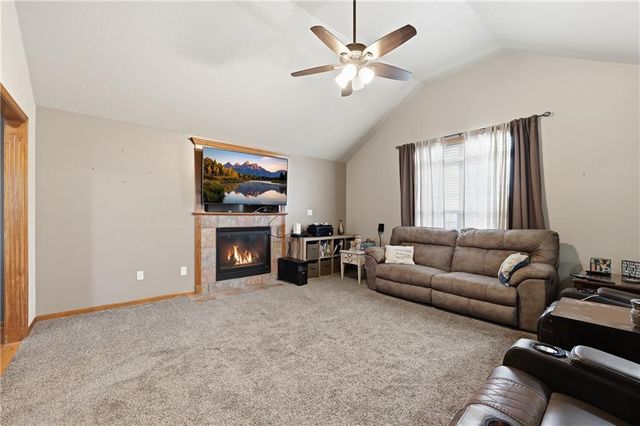 1810 NW Bradford Court, Grain Valley, MO 64029