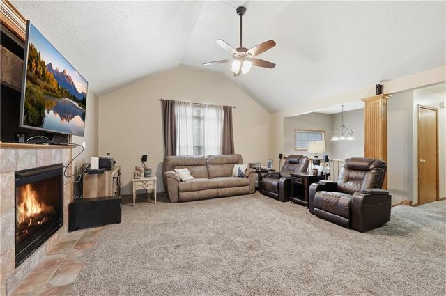 1810 NW Bradford Court, Grain Valley, MO 64029