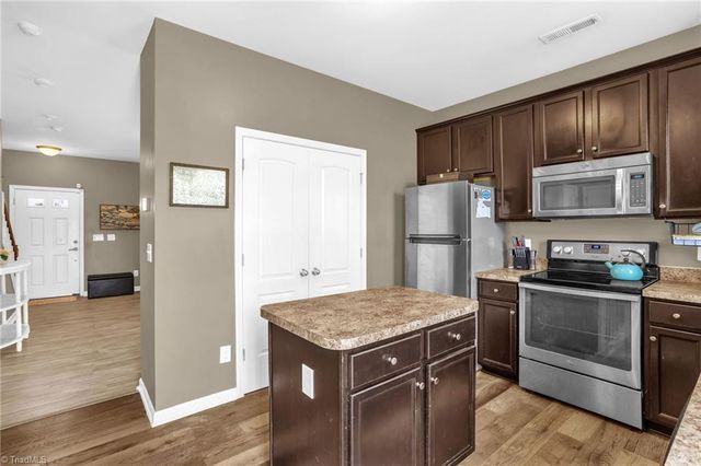 1497 Bromwich Drive, Winston-salem, NC 27127