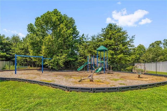 1497 Bromwich Drive, Winston-salem, NC 27127