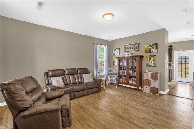 1497 Bromwich Drive, Winston-salem, NC 27127