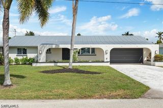 6128 Cocos DR, Fort Myers, FL 33908