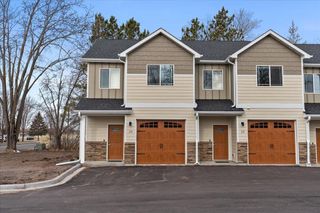 425 W 8th Street 22, New Richmond, WI 54017