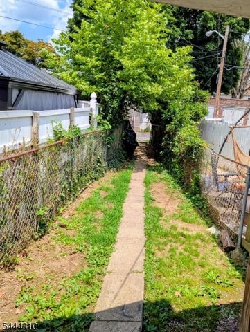 13 Lewis St, Phillipsburg Town, NJ 08865