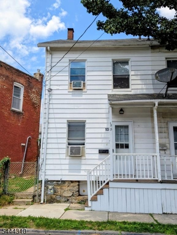 13 Lewis St, Phillipsburg Town, NJ 08865