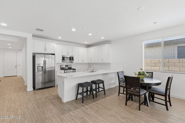 1523 W CORRAL Road, Phoenix, AZ 85041