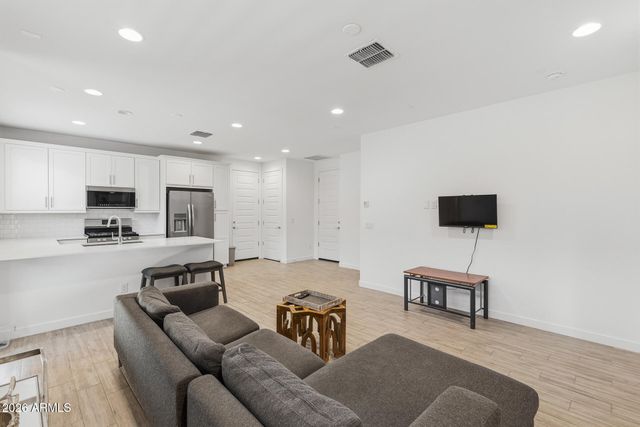 1523 W CORRAL Road, Phoenix, AZ 85041
