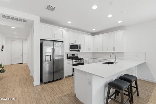 1523 W CORRAL Road, Phoenix, AZ 85041