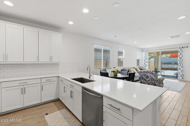 1523 W CORRAL Road, Phoenix, AZ 85041