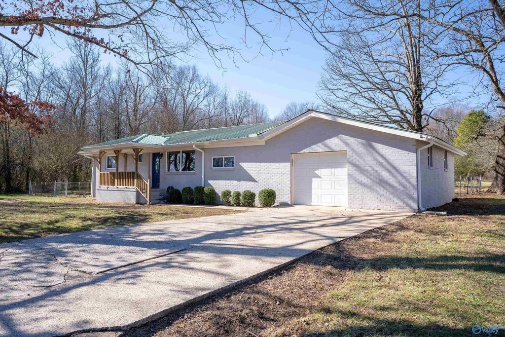 2237 County Road 685, Fort Payne, AL 35968