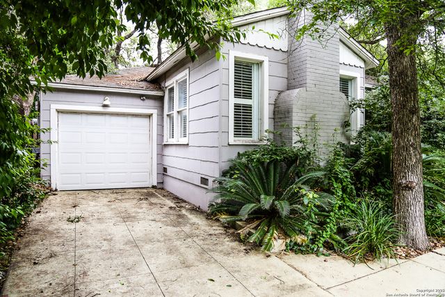 135 TUXEDO AVE, San Antonio, TX 78209