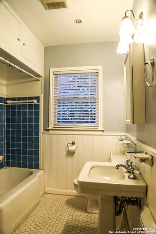 135 TUXEDO AVE, San Antonio, TX 78209