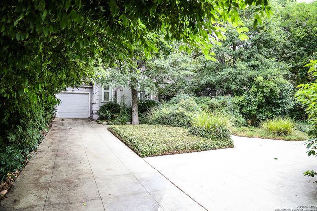 135 TUXEDO AVE, San Antonio, TX 78209