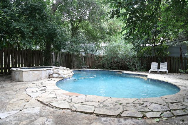 135 TUXEDO AVE, San Antonio, TX 78209