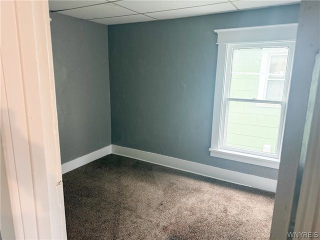 1927 Seneca Street upper, Buffalo, NY 14210