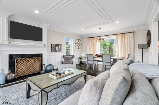 1 Rolling Hill Ct, Madison Boro, NJ 07940