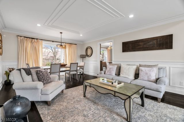 1 Rolling Hill Ct, Madison Boro, NJ 07940