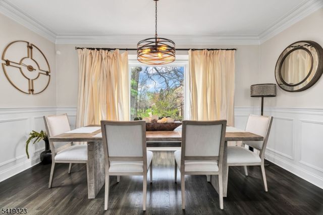 1 Rolling Hill Ct, Madison Boro, NJ 07940