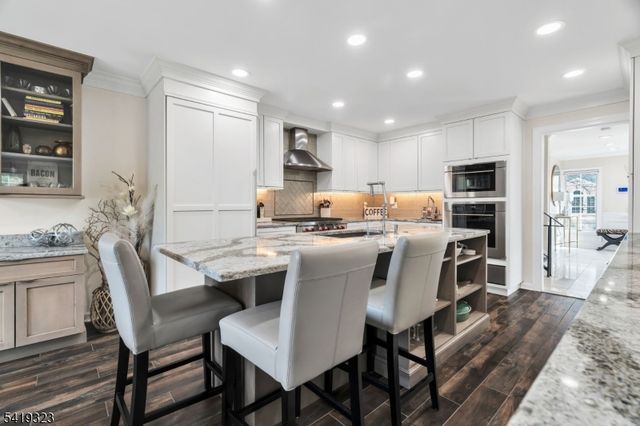 1 Rolling Hill Ct, Madison Boro, NJ 07940