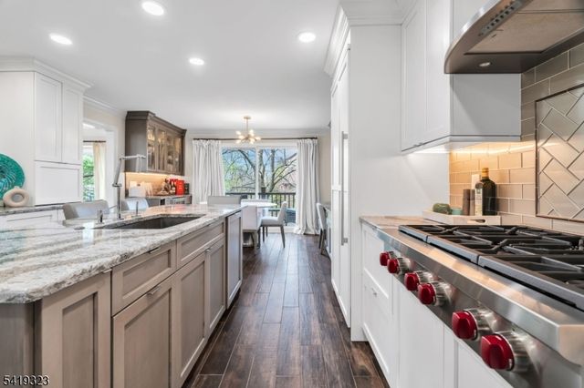 1 Rolling Hill Ct, Madison Boro, NJ 07940