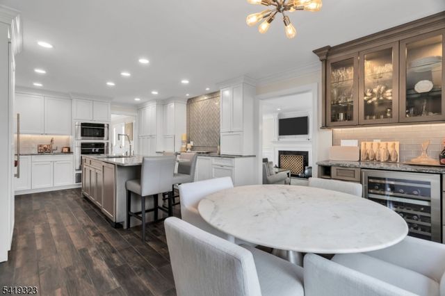 1 Rolling Hill Ct, Madison Boro, NJ 07940