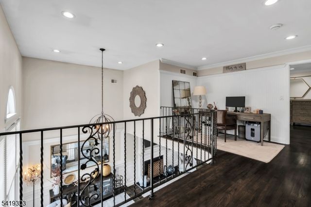 1 Rolling Hill Ct, Madison Boro, NJ 07940