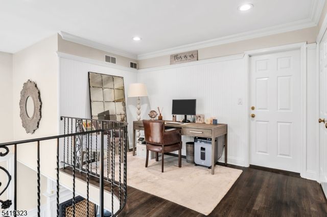 1 Rolling Hill Ct, Madison Boro, NJ 07940