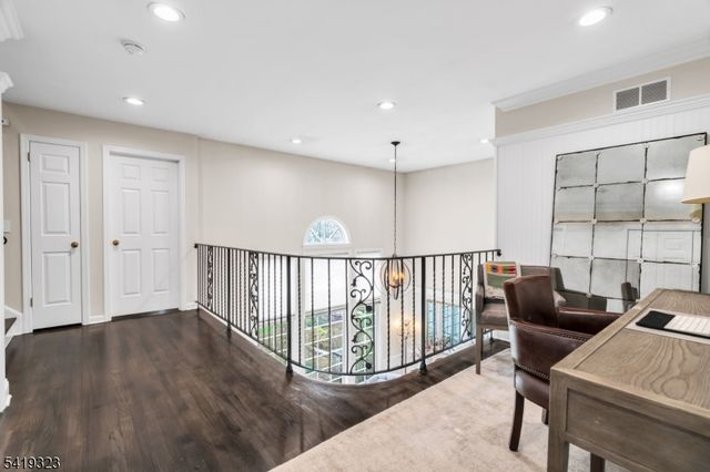 1 Rolling Hill Ct, Madison Boro, NJ 07940