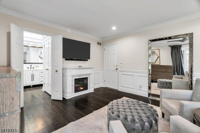 1 Rolling Hill Ct, Madison Boro, NJ 07940