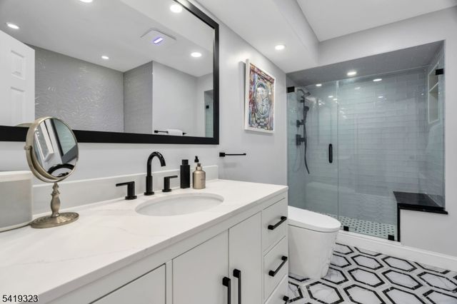 1 Rolling Hill Ct, Madison Boro, NJ 07940