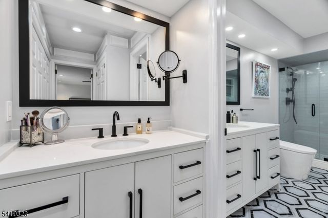 1 Rolling Hill Ct, Madison Boro, NJ 07940