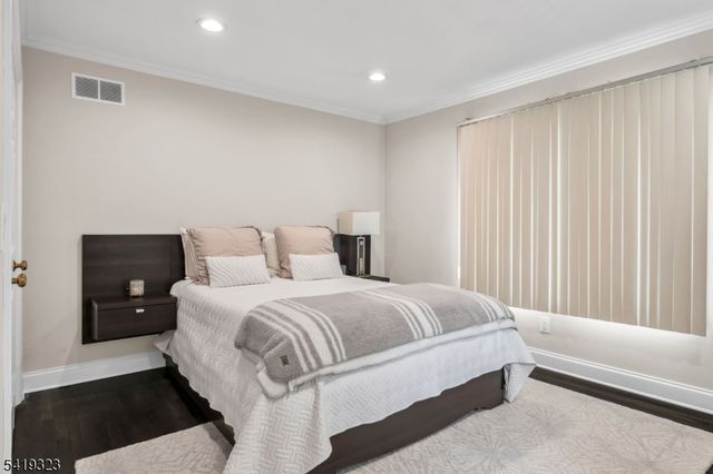 1 Rolling Hill Ct, Madison Boro, NJ 07940