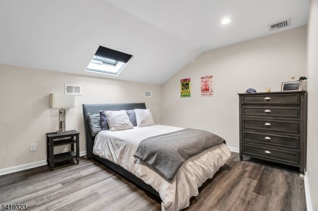 1 Rolling Hill Ct, Madison Boro, NJ 07940