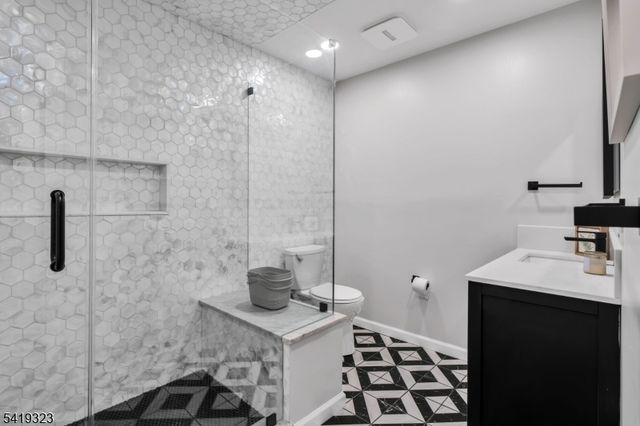 1 Rolling Hill Ct, Madison Boro, NJ 07940