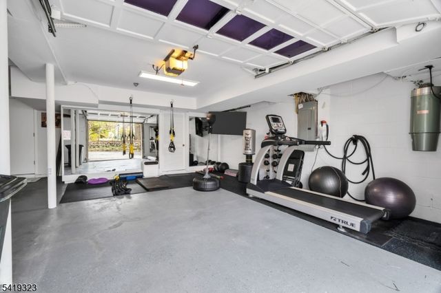 1 Rolling Hill Ct, Madison Boro, NJ 07940