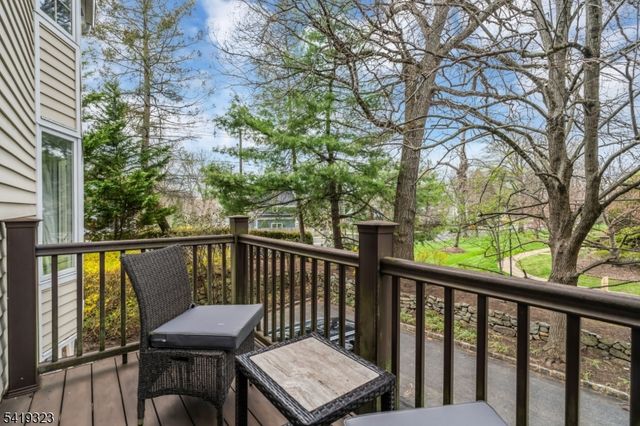 1 Rolling Hill Ct, Madison Boro, NJ 07940