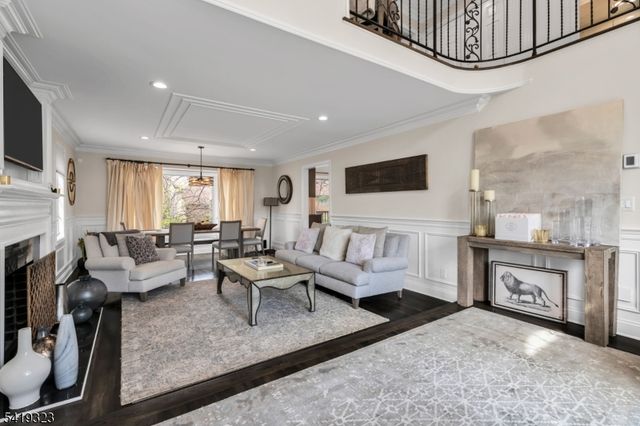 1 Rolling Hill Ct, Madison Boro, NJ 07940