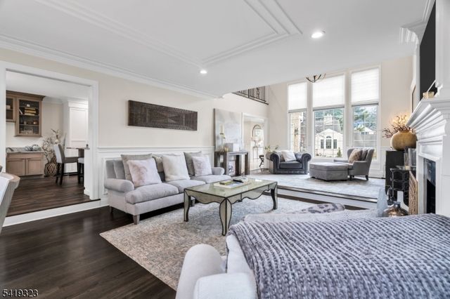 1 Rolling Hill Ct, Madison Boro, NJ 07940