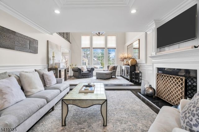 1 Rolling Hill Ct, Madison Boro, NJ 07940