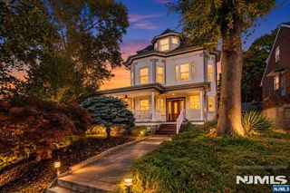 941 Edgewater Avenue, Ridgefield, NJ 07657