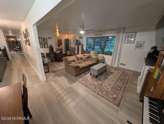 11 Bright Road, New Egypt, NJ 08533