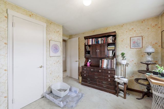 11 Judith St, Springfield, MA 01118