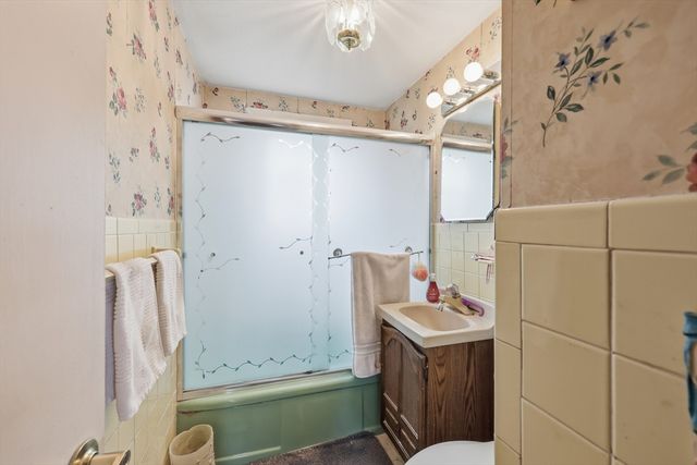 11 Judith St, Springfield, MA 01118