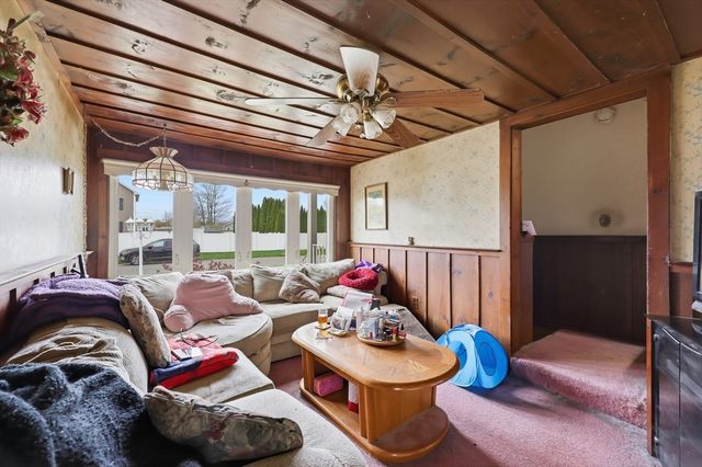 11 Judith St, Springfield, MA 01118