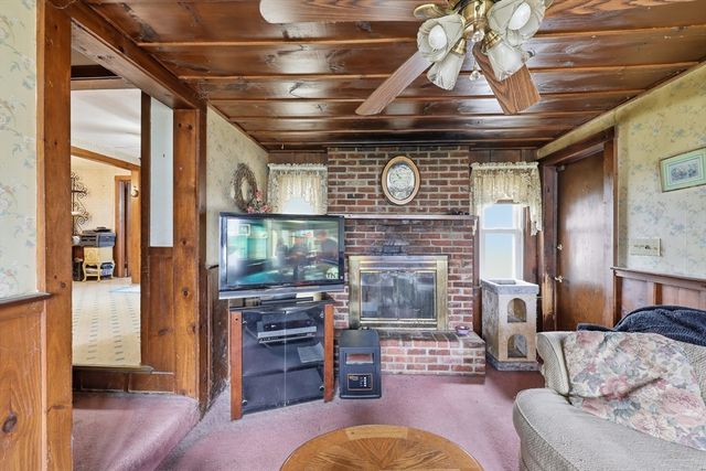 11 Judith St, Springfield, MA 01118
