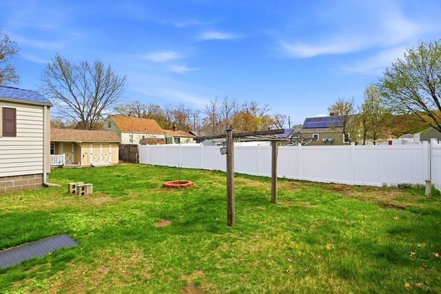 11 Judith St, Springfield, MA 01118